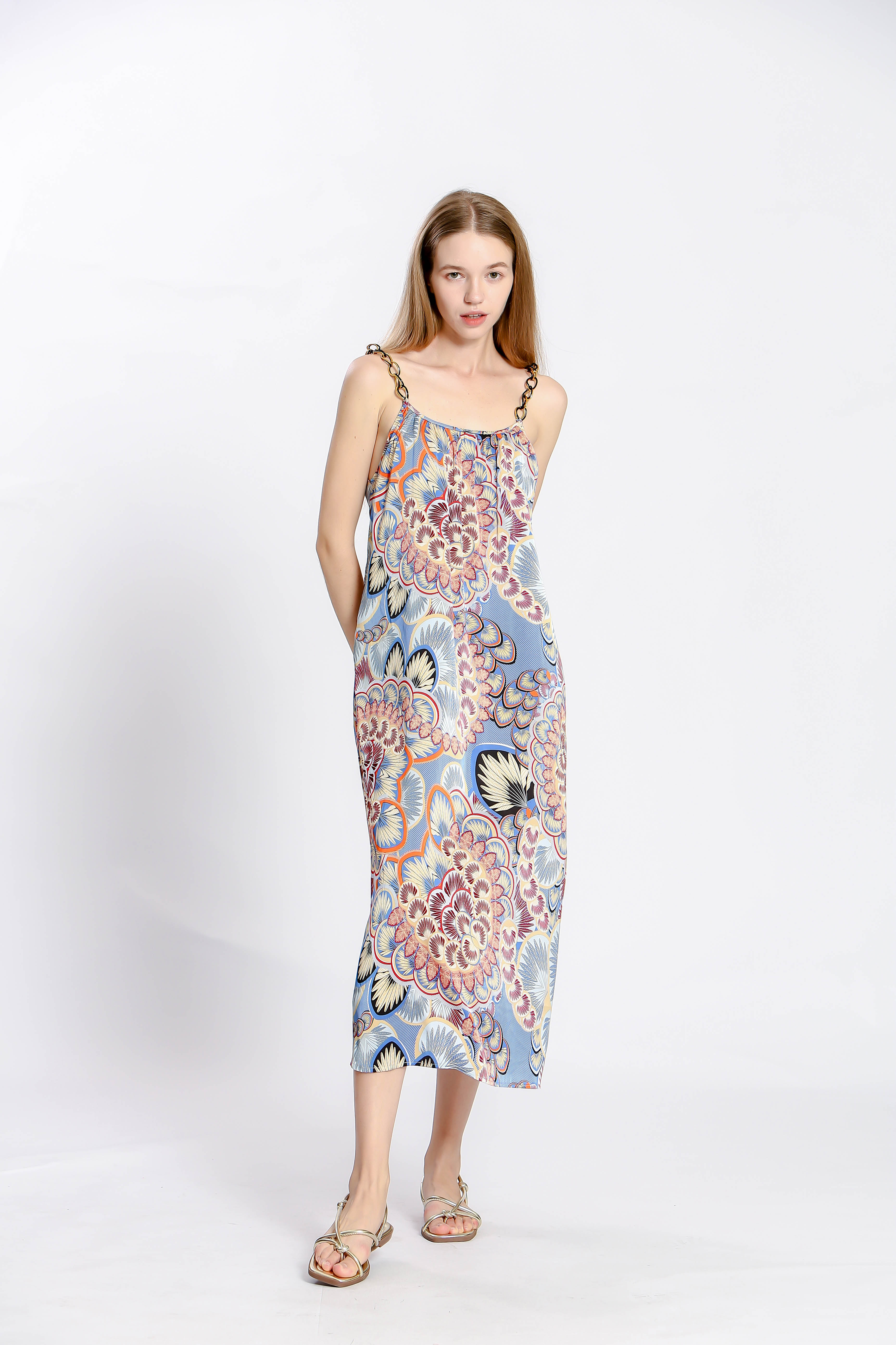 Robe bretelle à fleuri