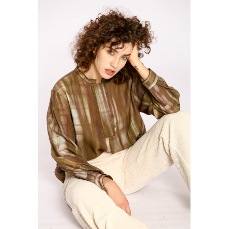 Chemise rayée boutonnée