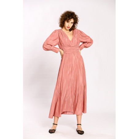 Robe longue col V plissée
