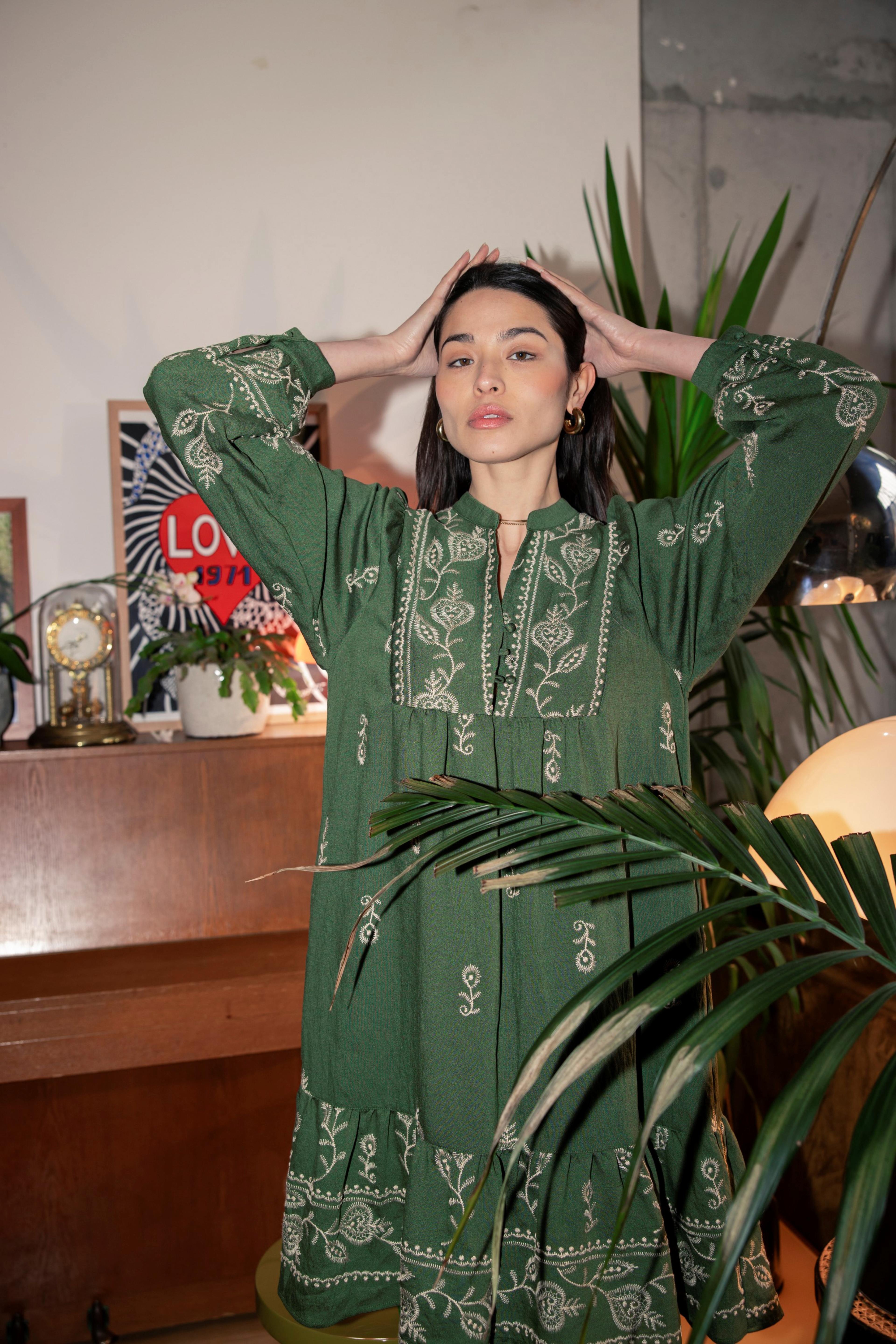 Robe courte brodée