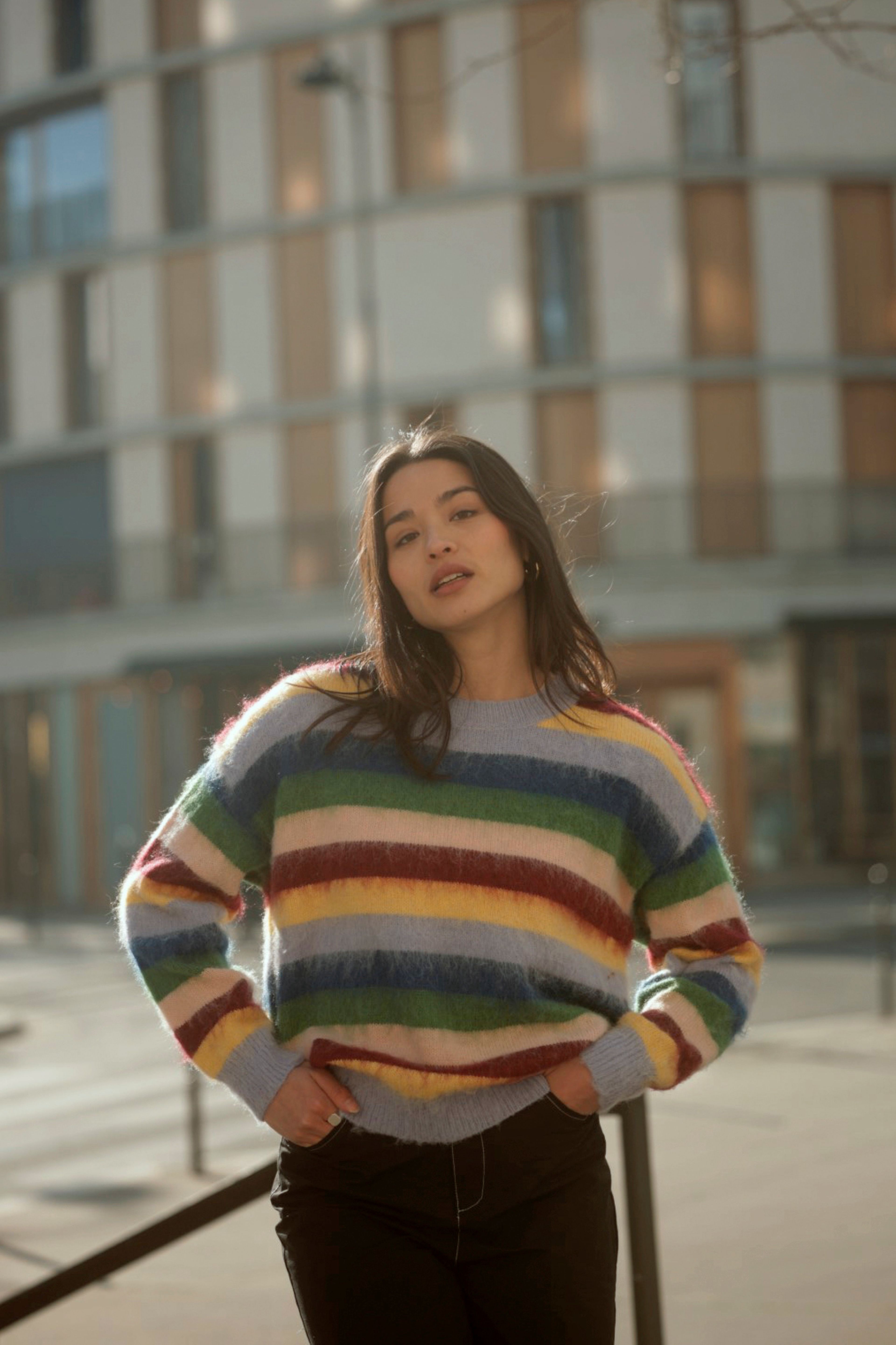 Pull à rayures multicolores