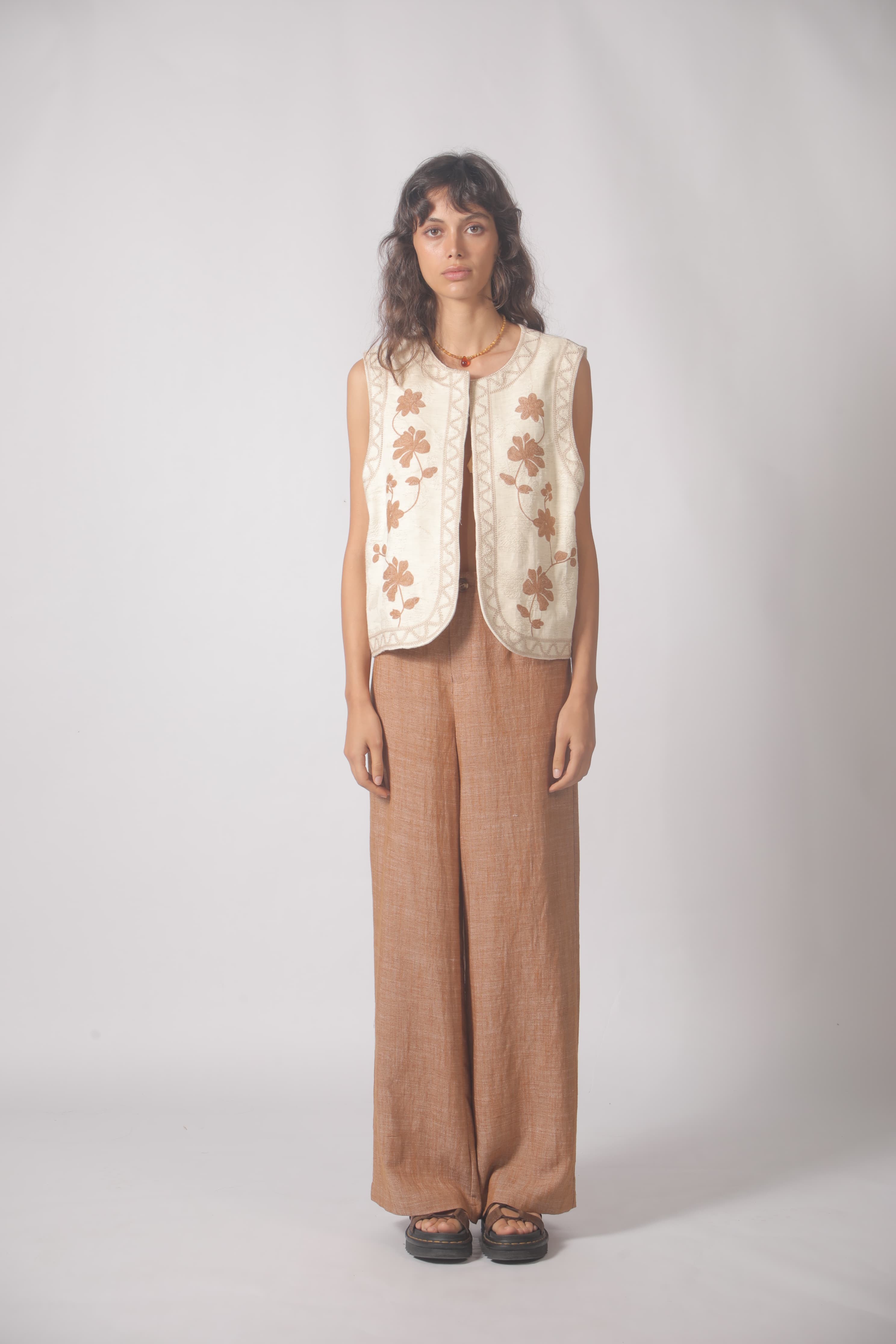 Gilet en jacquard brodé