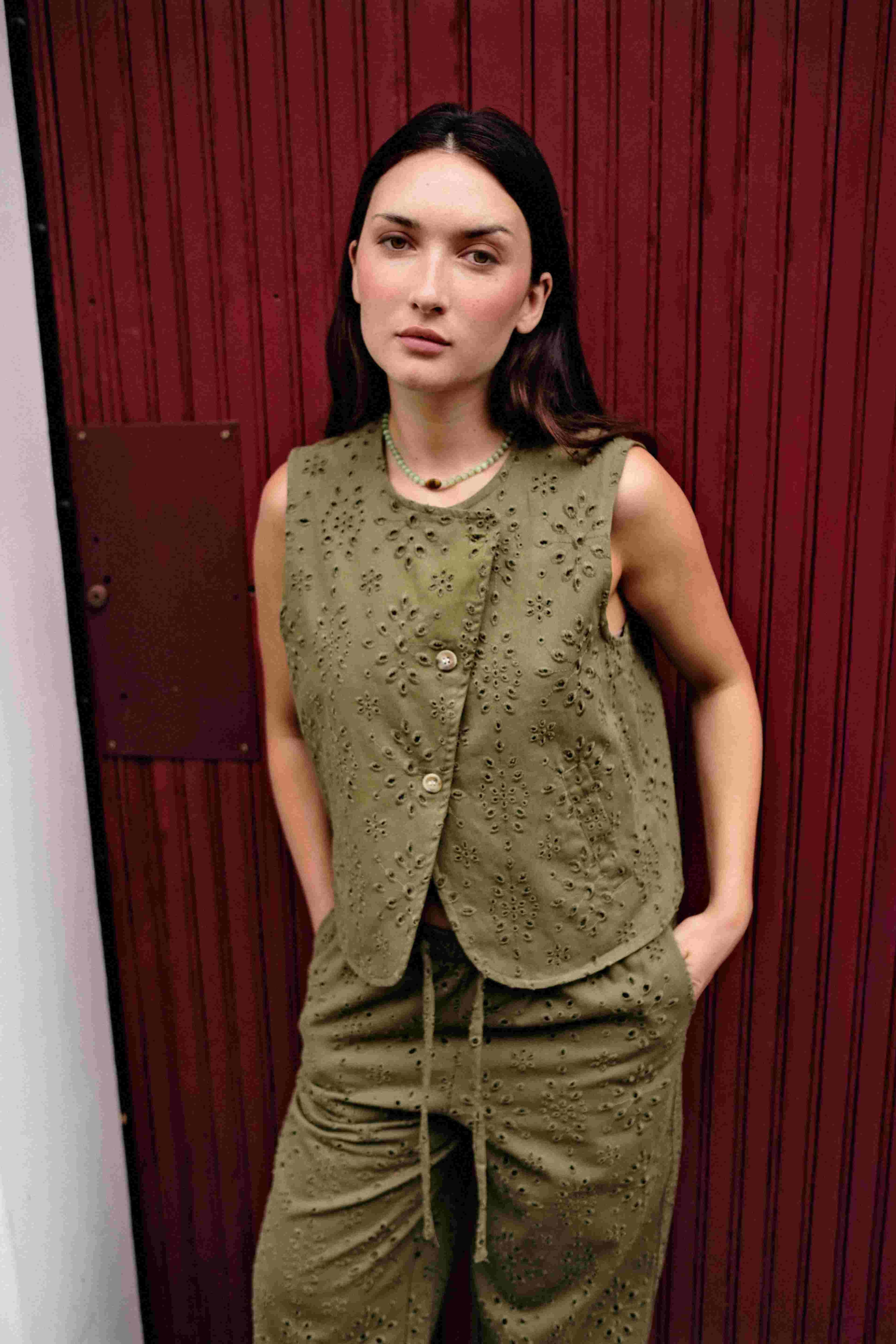 Gilet asymétrique brodé