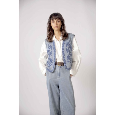 Gilet en jean brodé