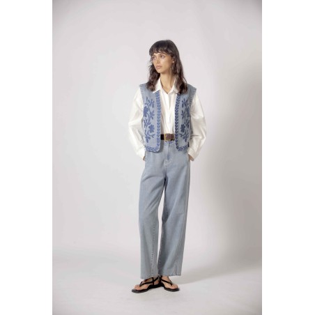 Gilet en jean brodé