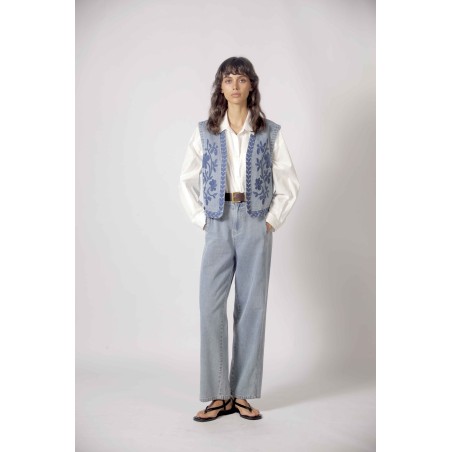 Gilet en jean brodé