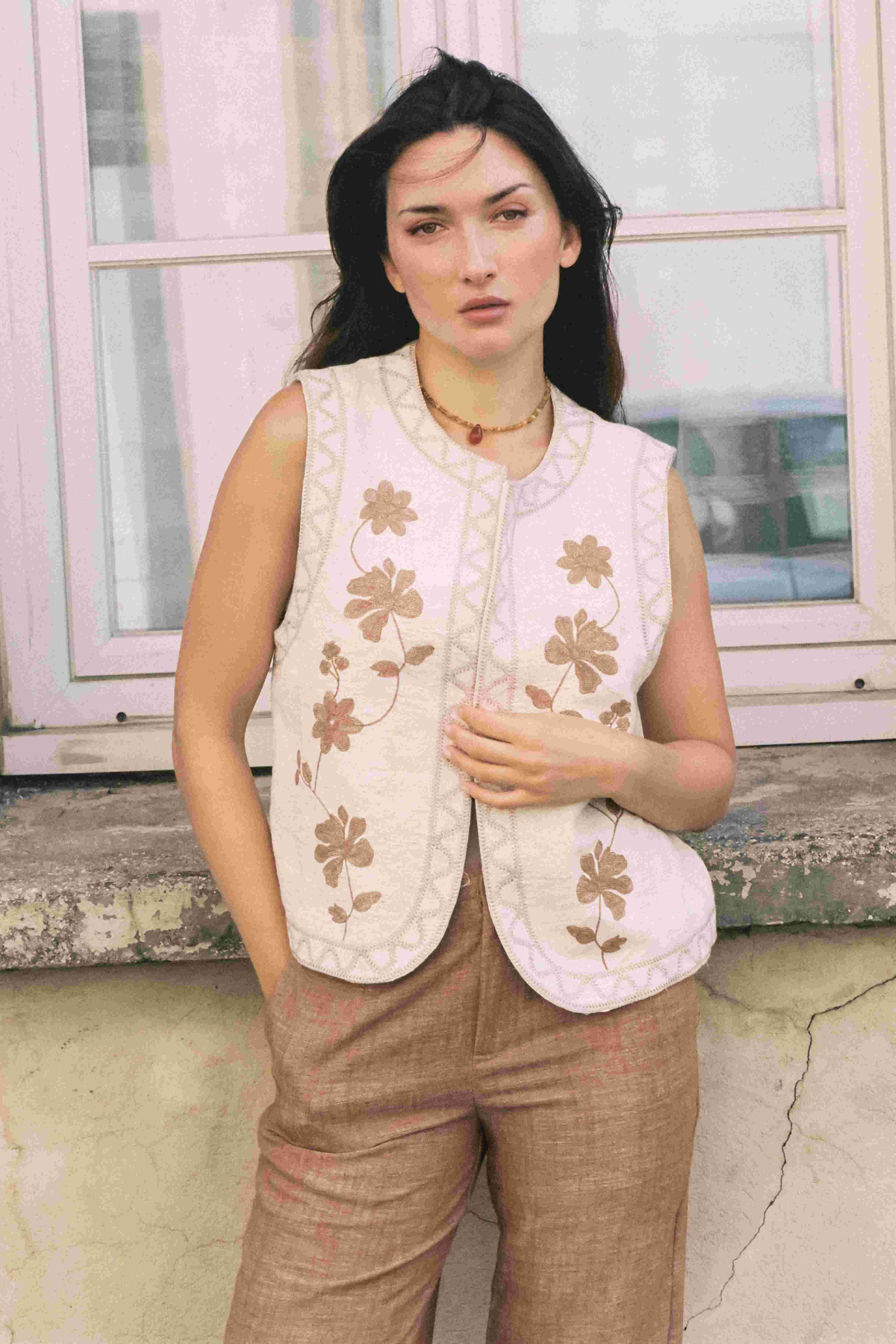Gilet en jacquard brodé