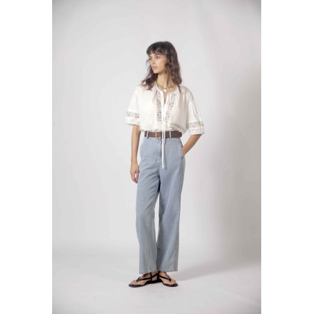 Blouse brodée