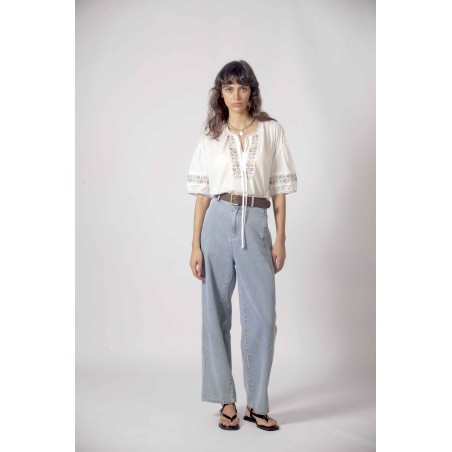 Blouse brodée