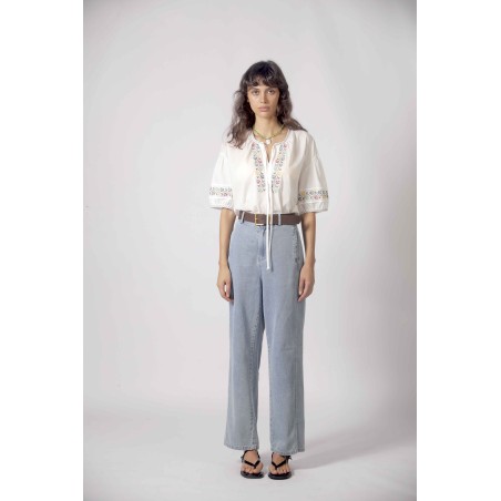 Blouse brodée
